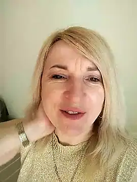 AhlyssaLove1155 online show from April 5, 2026, 12:56 pm