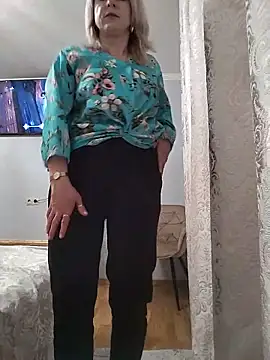 Snapshot of AhlyssaLove1155 chatting on June 17, 2026, 7:13 pm AhlyssaLove1155 online show from June 17, 2026, 7:13 pm