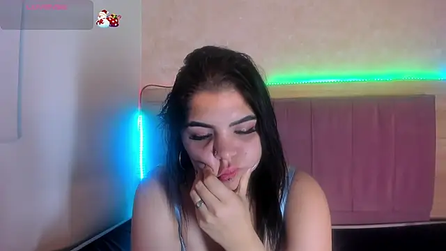 Snapshot of alunnaclarkcm chatting on December 17, 2025, 11:15 am alunnaclarkcm online show from December 17, 2025, 11:15 am