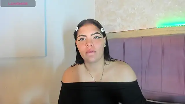 Snapshot of alunnaclarkcm chatting on December 15, 2025, 9:42 pm alunnaclarkcm online show from December 15, 2025, 9:42 pm