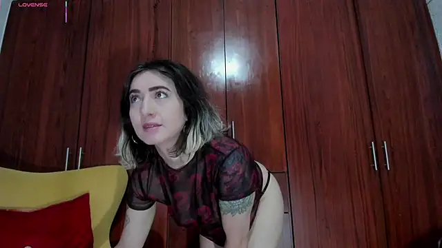 Snapshot of carly_grasso chatting on March 18, 2026, 9:12 am carly grasso online show from March 18, 2026, 9:12 am