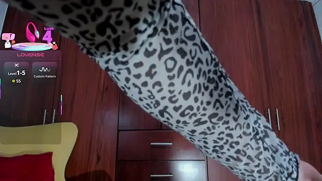 Snapshot of carly_grasso chatting on October 31, 2025, 9:28 am carly grasso online show from October 31, 2025, 9:28 am