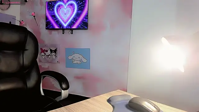 Snapshot of Melany_Alejandra chatting on February 25, 2026, 5:18 am Melany Alejandra online show from February 25, 2026, 5:18 am