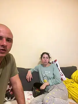 Snapshot of coupledeea chatting on December 20, 2025, 10:23 pm coupledeea online show from December 20, 2025, 10:23 pm