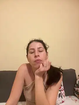 Snapshot of coupledeea chatting on December 21, 2025, 7:04 pm coupledeea online show from December 21, 2025, 7:04 pm