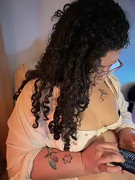 VanesssaMilf  online show from June 16, 2026, 2:00 am