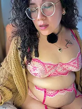 VanesssaMilf  online show from June 4, 2026, 1:05 pm