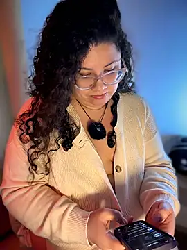 VanesssaMilf  online show from May 14, 2026, 8:44 am