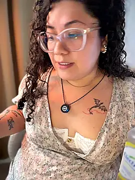 VanesssaMilf  online show from May 25, 2026, 5:11 pm