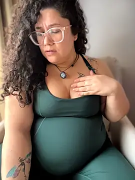 Snapshot of VanesssaMilf_ chatting on April 10, 2026, 4:03 pm VanesssaMilf online show from April 10, 2026, 4:03 pm