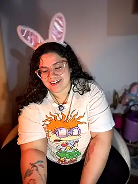 Snapshot of VanesssaMilf_ chatting on April 4, 2026, 6:42 am VanesssaMilf online show from April 4, 2026, 6:42 am