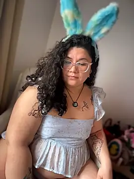 Snapshot of VanesssaMilf_ chatting on April 1, 2026, 8:39 pm VanesssaMilf online show from April 1, 2026, 8:39 pm