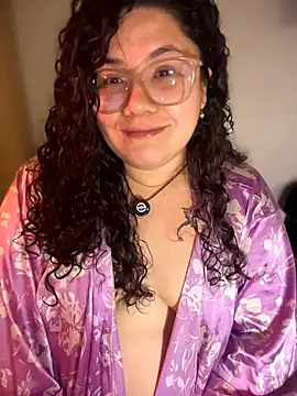 Snapshot of VanesssaMilf_ chatting on March 17, 2026, 2:14 am VanesssaMilf online show from March 17, 2026, 2:14 am