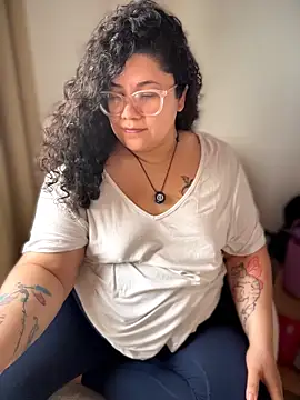 Snapshot of VanesssaMilf_ chatting on March 14, 2026, 1:28 pm VanesssaMilf online show from March 14, 2026, 1:28 pm