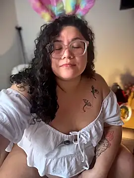 Snapshot of VanesssaMilf_ chatting on March 31, 2026, 10:34 pm VanesssaMilf online show from March 31, 2026, 10:34 pm