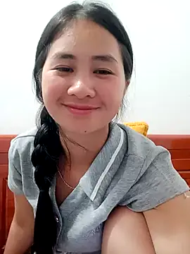 Him MountainGirl online show from April 8, 2026, 4:19 pm