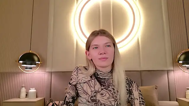 Snapshot of Vivien_Hans chatting on June 24, 2026, 9:12 pm Vivien Hans online show from June 24, 2026, 9:12 pm