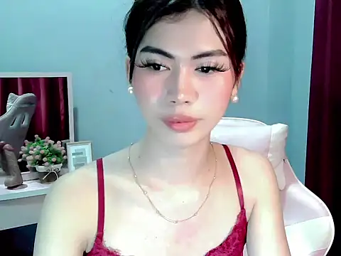 Ur hottestdella online show from February 3, 2026, 6:33 am