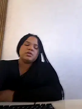 IsaSalvatore online show from April 21, 2026, 4:52 am