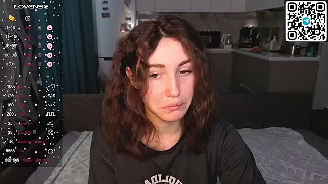 Snapshot of Alena_MellS chatting on December 15, 2025, 9:04 am Alena MellS online show from December 15, 2025, 9:04 am