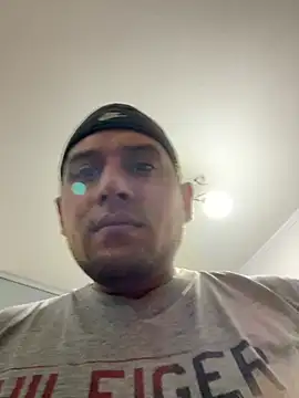 Snapshot of DarkOnebaki- chatting on February 19, 2026, 6:21 am DarkOnebaki- online show from February 19, 2026, 6:21 am