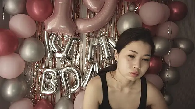 kimyjina online show from May 31, 2026, 4:18 am