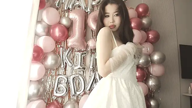 kimyjina online show from May 30, 2026, 5:58 am