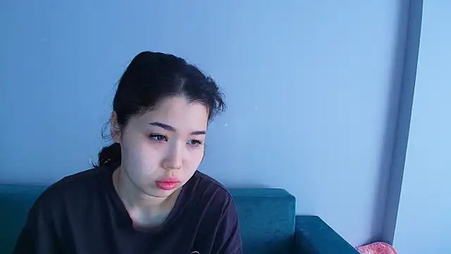 kimyjina online show from May 25, 2026, 3:17 am