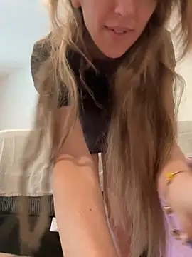 Snapshot of CelestialRuby chatting on October 18, 2025, 2:52 pm CelestialRuby online show from October 18, 2025, 2:52 pm