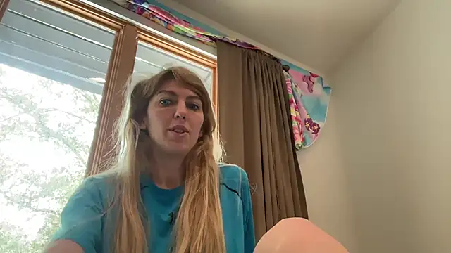 Snapshot of CelestialRuby chatting on April 26, 2026, 7:33 pm CelestialRuby online show from April 26, 2026, 7:33 pm