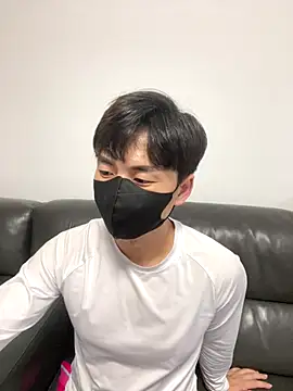 kimze7 online show from December 22, 2025, 2:28 pm