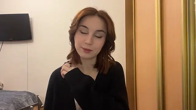 StacieLaudadio online show from January 7, 2026, 6:07 am