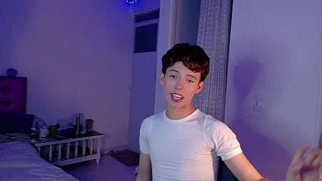 Snapshot of Dani_Dancer chatting on February 5, 2026, 11:33 pm Dani Dancer online show from February 5, 2026, 11:33 pm