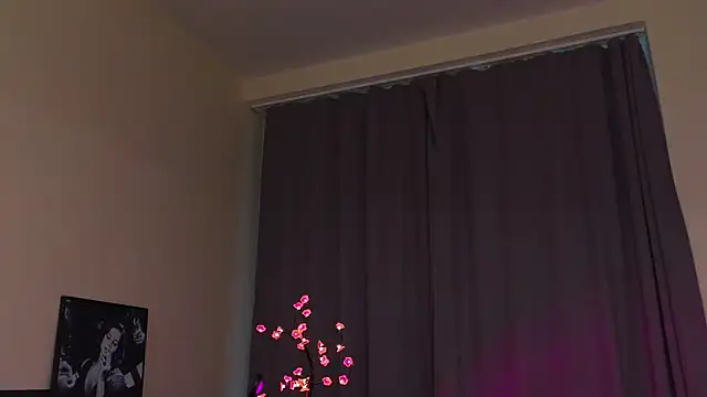 Snapshot of alise_kittyy chatting on January 11, 2026, 8:32 am alise kittyy online show from January 11, 2026, 8:32 am