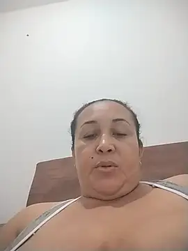 Snapshot of Nini_Love_ chatting on June 19, 2026, 5:02 am Nini Love online show from June 19, 2026, 5:02 am