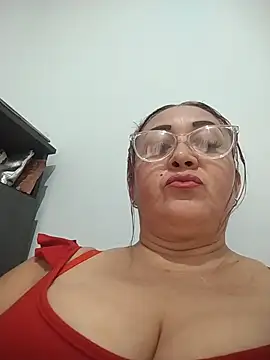 Nini Love  online show from February 13, 2026, 10:21 pm