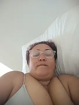 Nini Love  online show from February 24, 2026, 1:56 pm