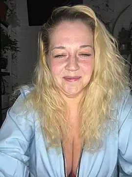 Snapshot of JenniferCarmen chatting on March 31, 2026, 2:08 pm JenniferCarmen online show from March 31, 2026, 2:08 pm