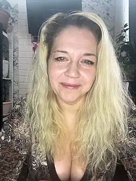 Snapshot of JenniferCarmen chatting on March 8, 2026, 3:32 am JenniferCarmen online show from March 8, 2026, 3:32 am