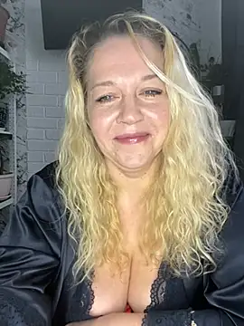 Snapshot of JenniferCarmen chatting on March 13, 2026, 2:27 am JenniferCarmen online show from March 13, 2026, 2:27 am