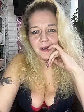 Snapshot of JenniferCarmen chatting on March 9, 2026, 6:50 am JenniferCarmen online show from March 9, 2026, 6:50 am