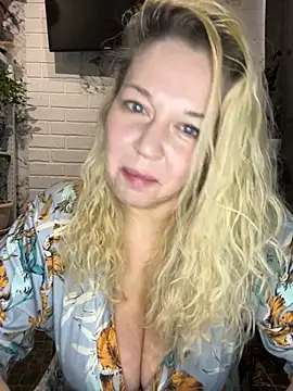 Snapshot of JenniferCarmen chatting on March 17, 2026, 1:30 am JenniferCarmen online show from March 17, 2026, 1:30 am