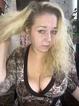 Snapshot of JenniferCarmen chatting on March 7, 2026, 7:59 am JenniferCarmen online show from March 7, 2026, 7:59 am