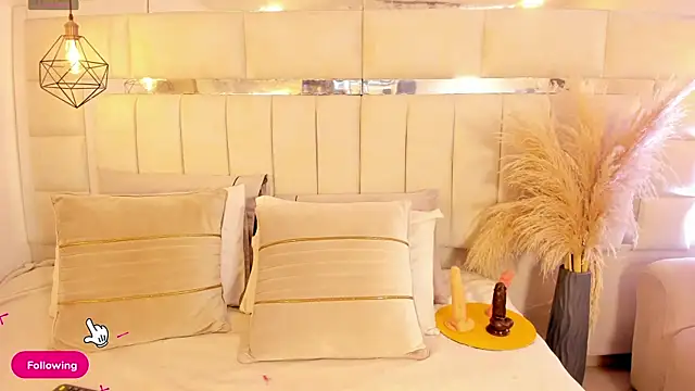 Im TaraBlack online show from December 22, 2025, 4:34 am