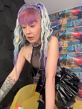 Tattoo  Moon online show from May 5, 2026, 6:05 am