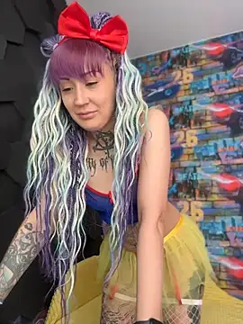 Tattoo  Moon online show from May 14, 2026, 12:18 am