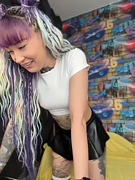 Tattoo  Moon online show from May 28, 2026, 1:24 am