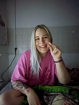 ChristinaWheeled11 online show from March 29, 2026, 1:13 pm