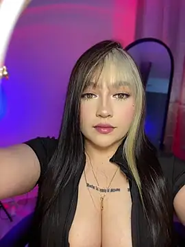 Snapshot of Daniela_ruizz chatting on April 24, 2026, 10:01 pm Daniela ruizz online show from April 24, 2026, 10:01 pm