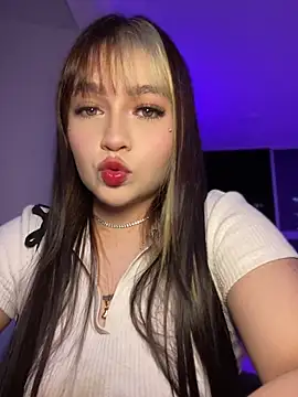 Snapshot of Daniela_ruizz chatting on May 11, 2026, 12:34 am Daniela ruizz online show from May 11, 2026, 12:34 am